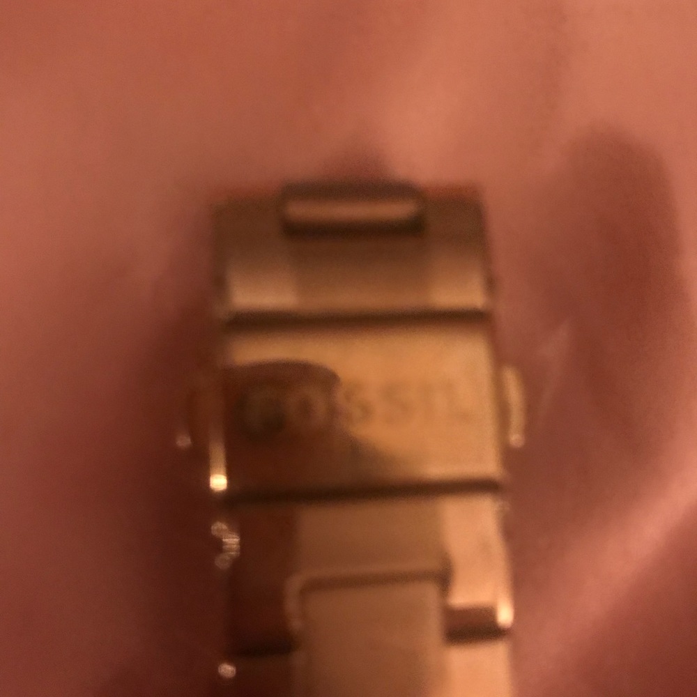 Rose Gold Fossil Watch - Picture 4 of 4